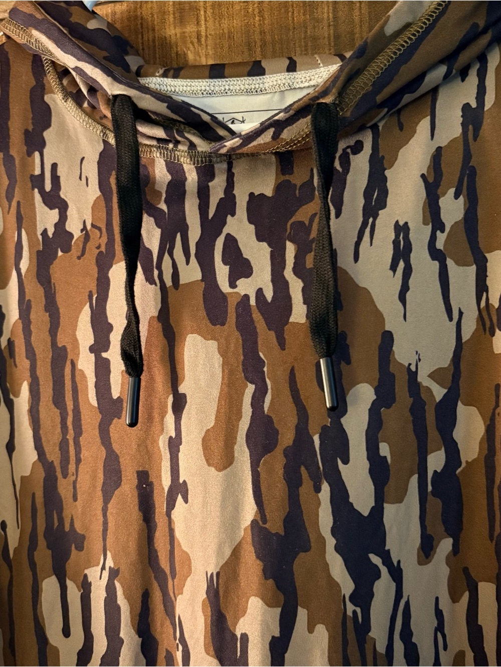 Men’s Bottomland Camo Performance Hoodie - Picture 2 of 4